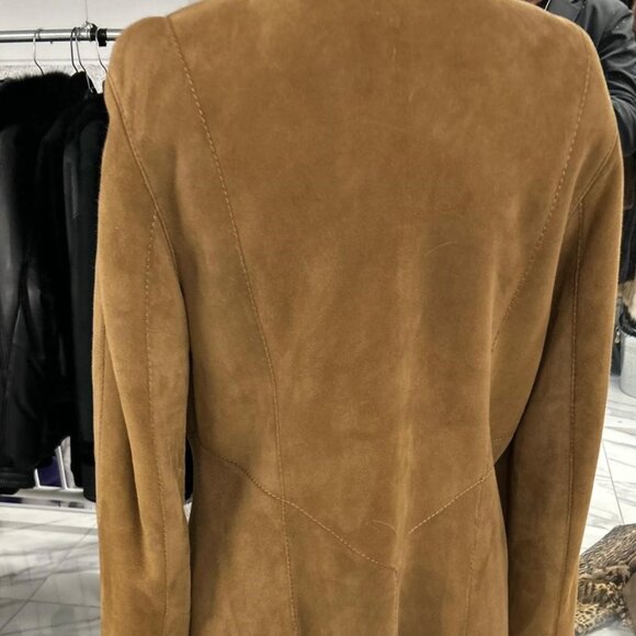 Shearling women's coat color cognac, size medium originally 3000 now 895 - Picture 4 of 4